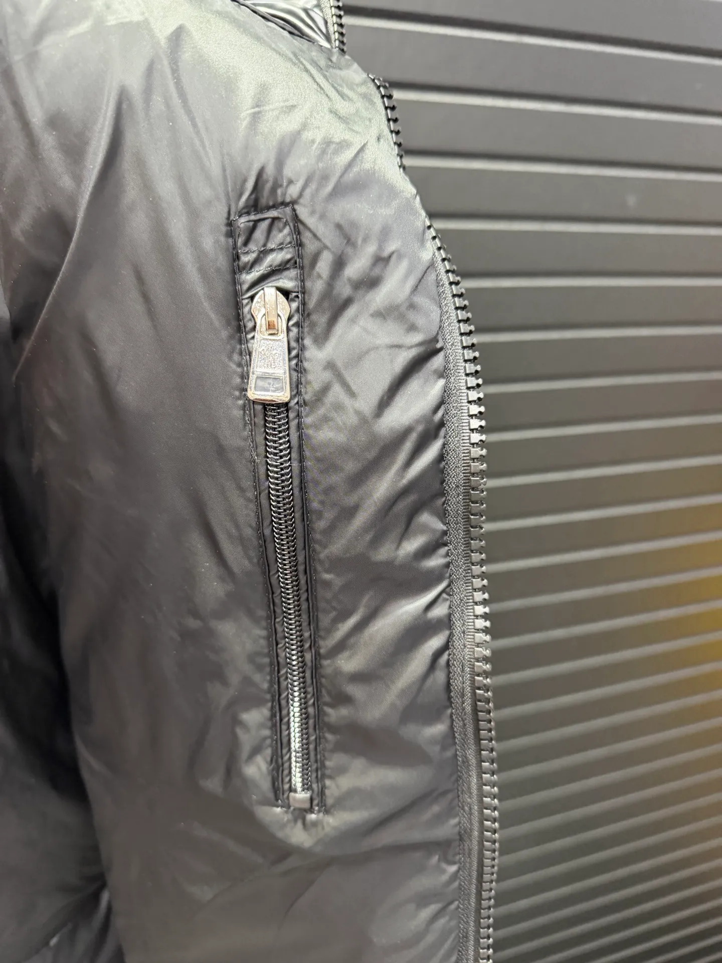 moncler Moner✖Salzman️ ， Salzman ， 。 Longue Saison ， ， 。 Moner 、 。 Longue Saison Moner ， Moner ， 。 ：100% ； ：100% ； ：80% ，10% ；1 ：100% ：Black White Sizes:12345